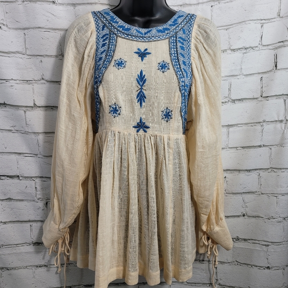 FREE PEOPLE XS Bali Birdie Long Sleeve Embroidered Peasant Tie/Open Back Tunic - Picture 4 of 11